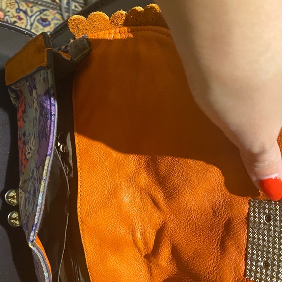 Clutch - Picture 2 of 2